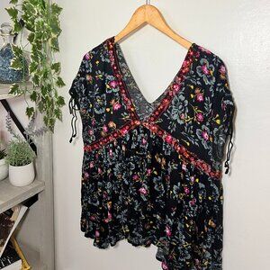 Urban Outfitters Black Floral Embroidered Babydoll Top M